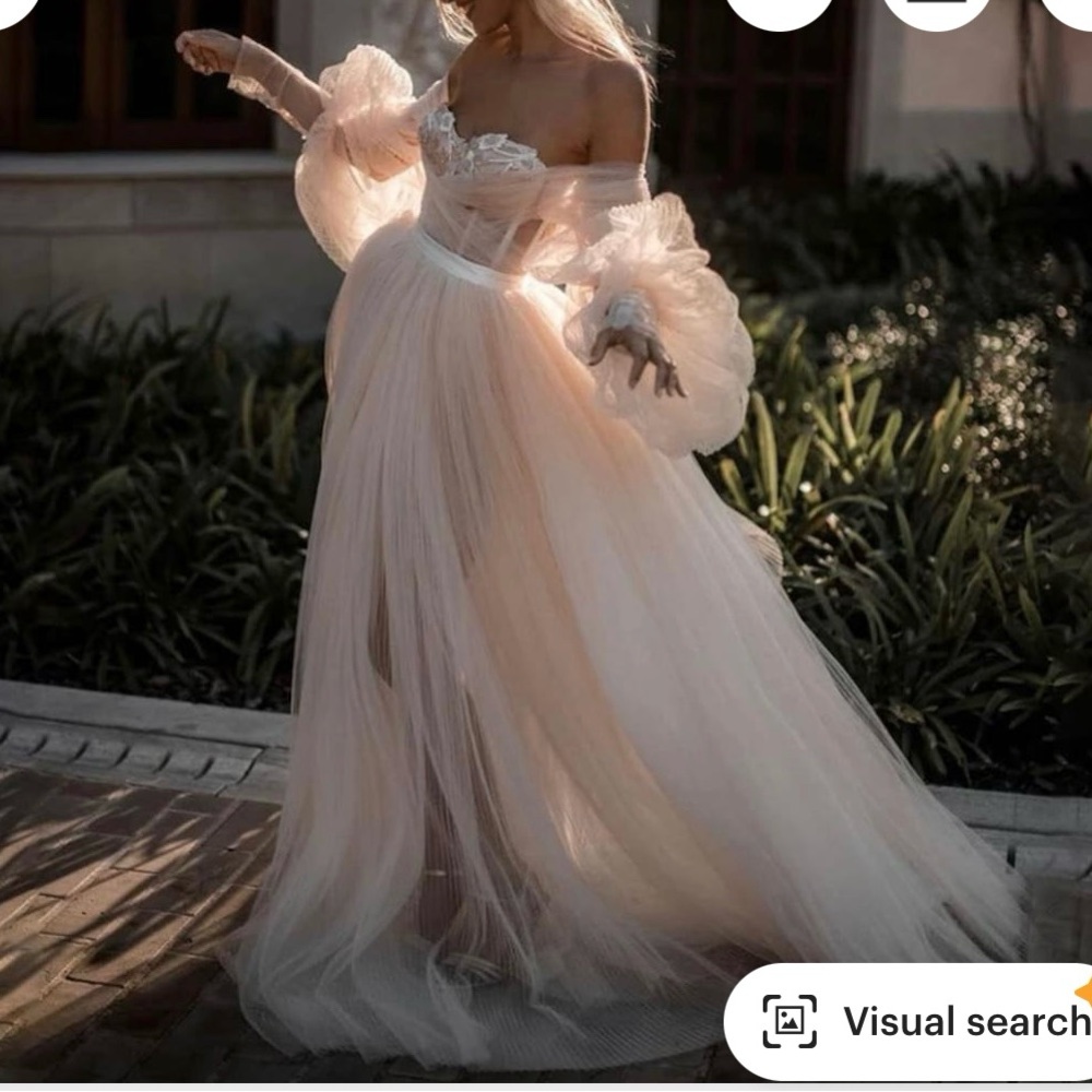 Romantic Wedding/Photoshoot/Party Gown